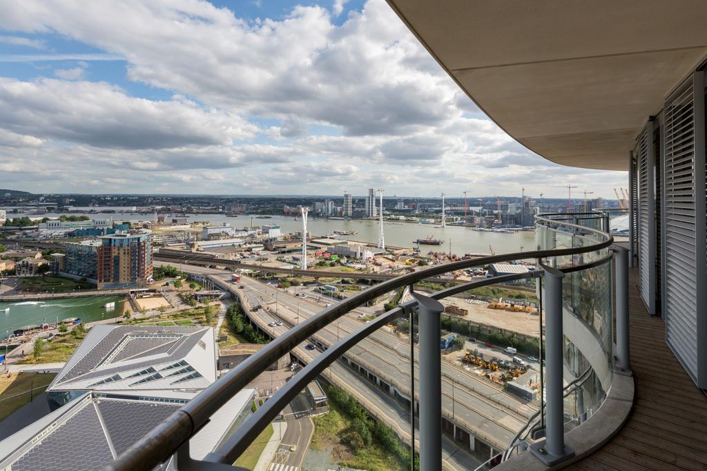 Royal Docks Penthouse Apartment London Luaran gambar